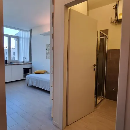 Apartment Luminoso Monolocale Mm3 Dergano Sky Legnone Milan